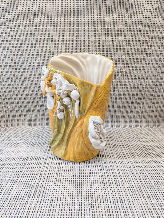 REEF – Sculptural vase. Contemporary Ceramics