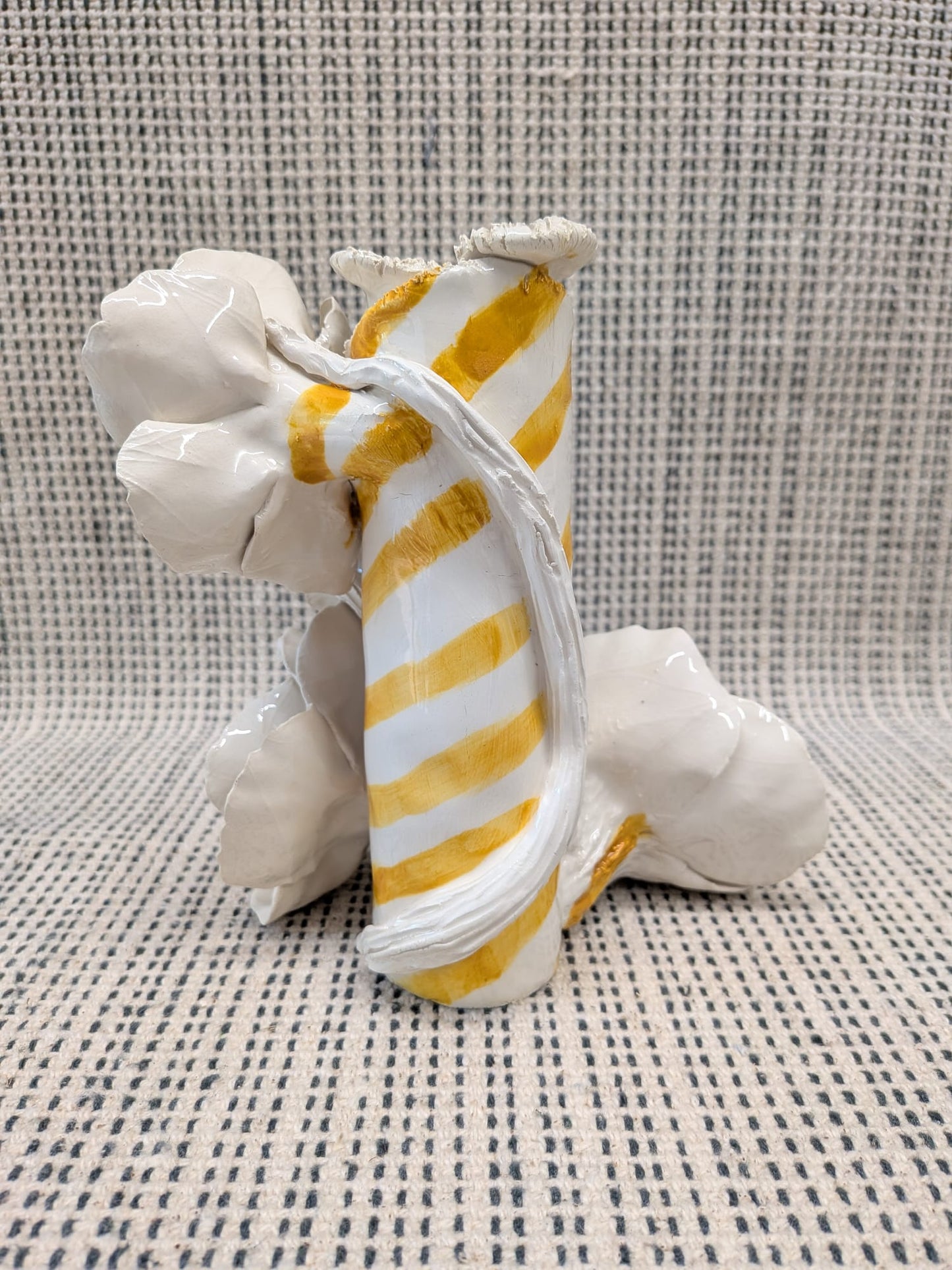 FOUR-FLOWERS  – Candle holder in contemporary ceramics