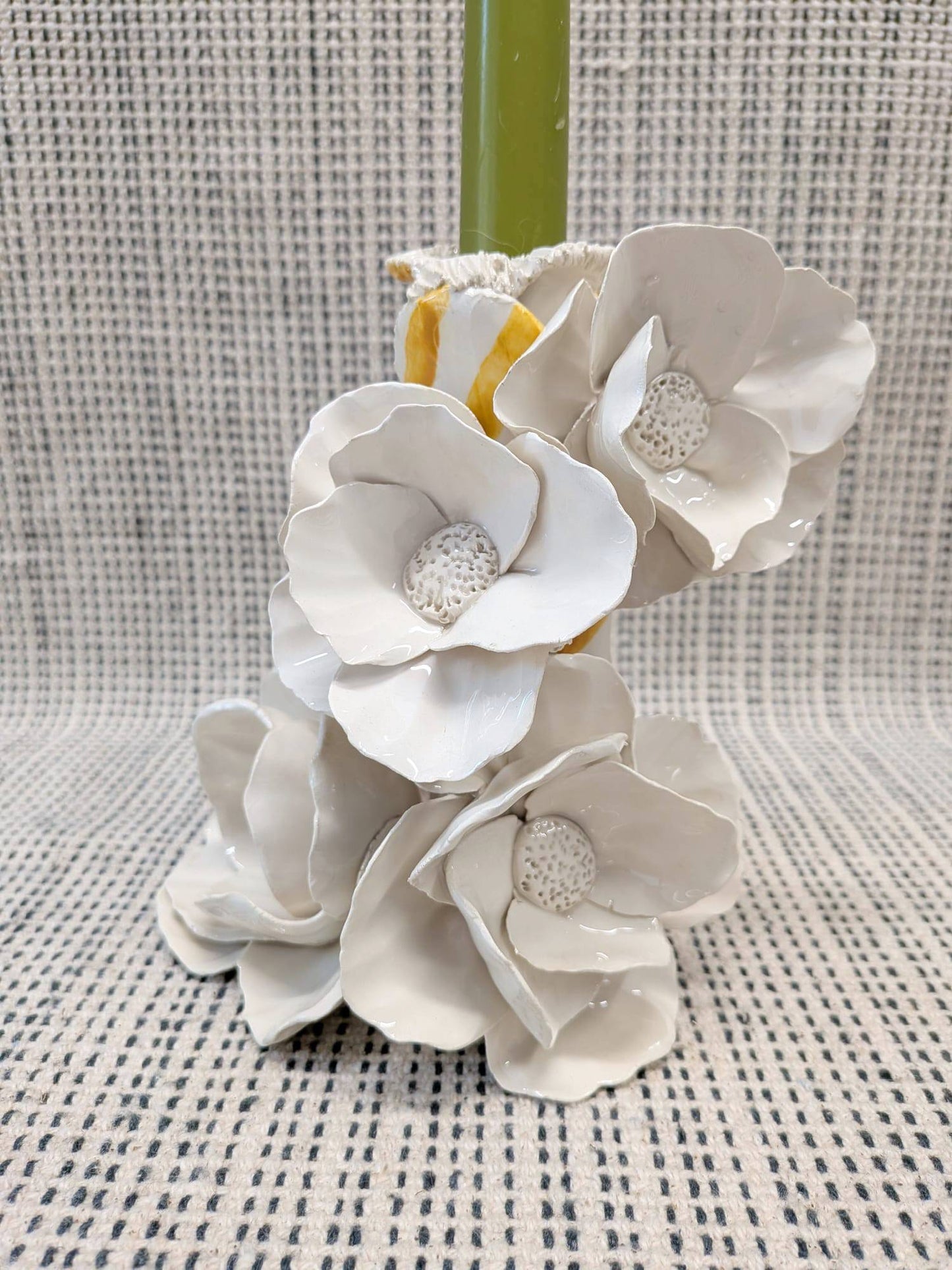 FOUR-FLOWERS  – Candle holder in contemporary ceramics