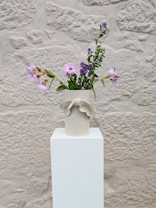 BOW VASE