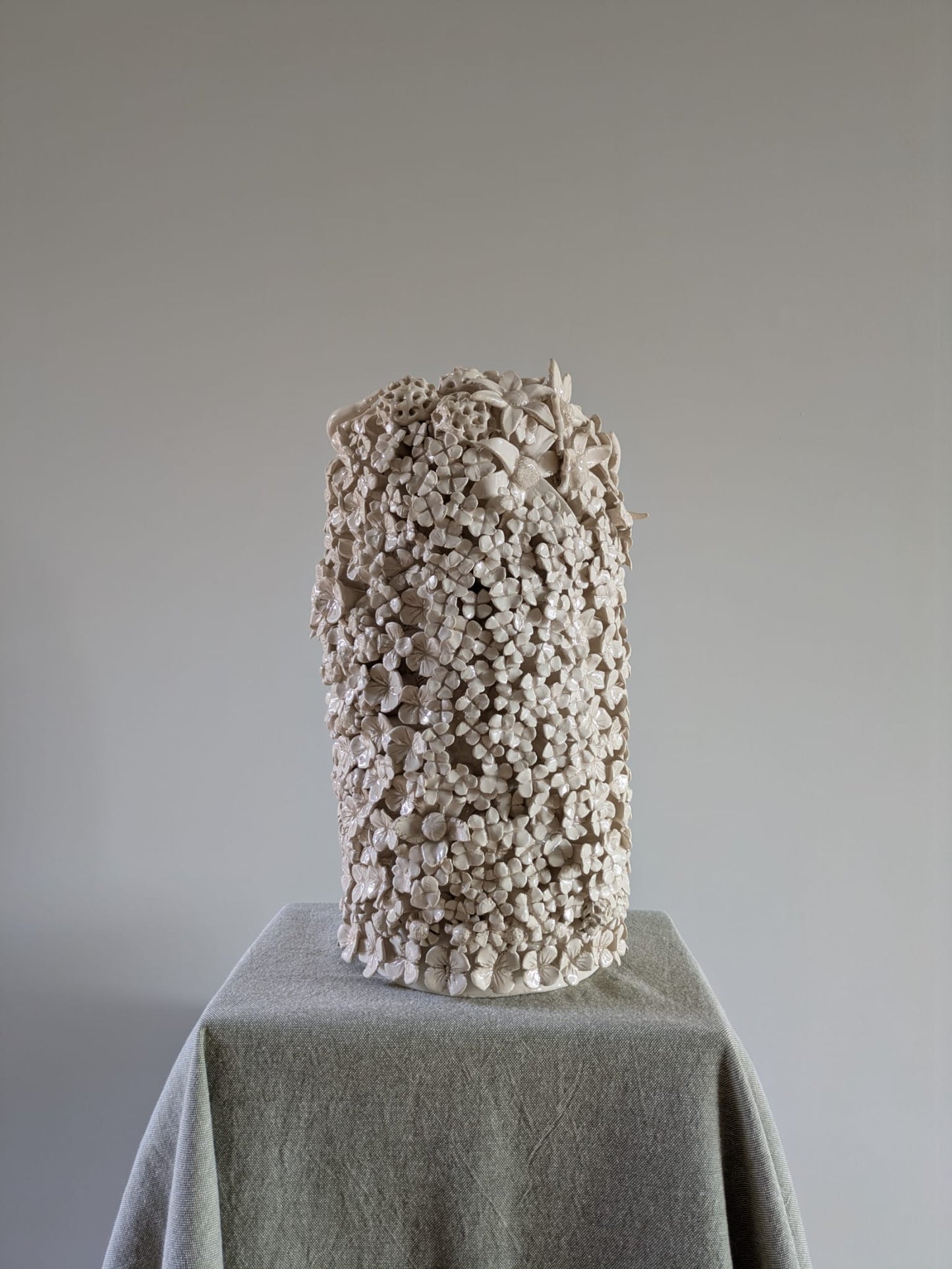 TOTEM "TORRE DE PISA EM FLOR"