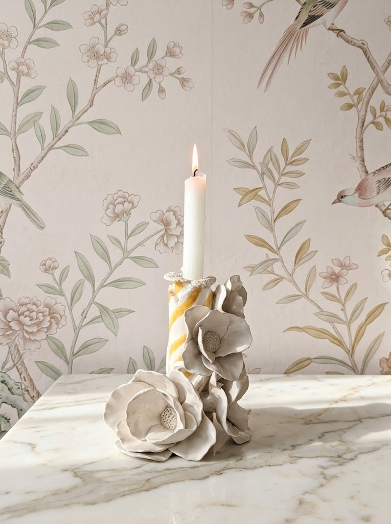 FOUR-FLOWERS  – Candle holder in contemporary ceramics