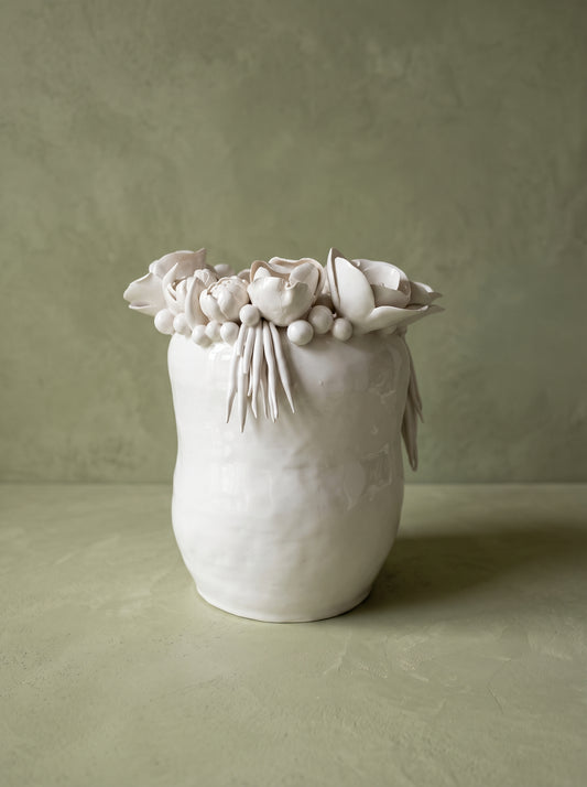 CONSCIENCIA EN FLOR  – Jarrón / Escultura. Cerámica contemporánea