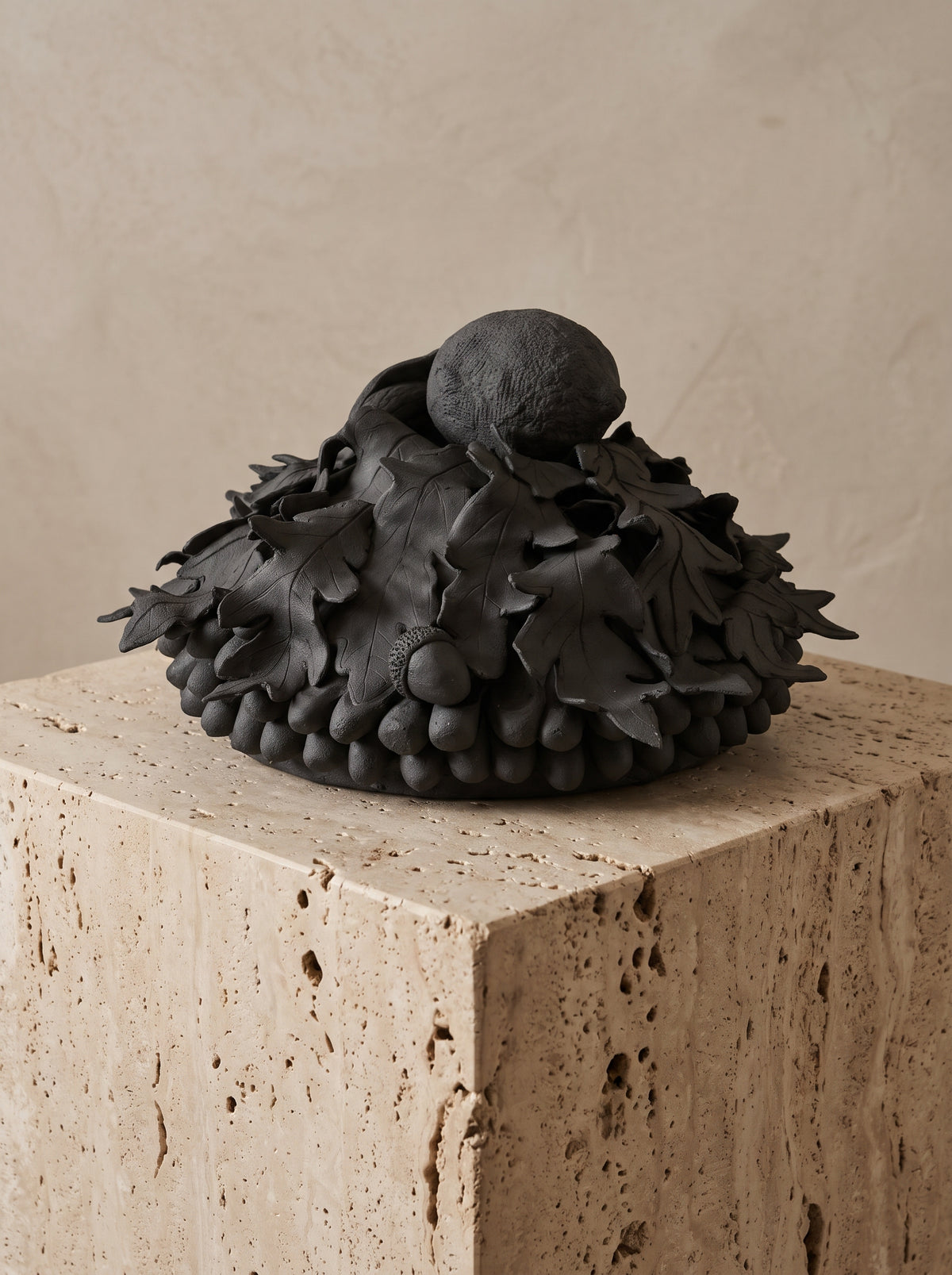 CITRON NOIR – Objeto escultórico en cerámica contemporánea