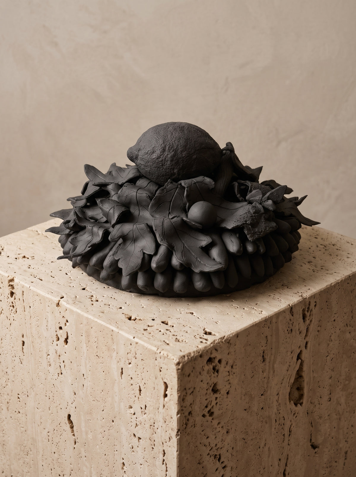 CITRON NOIR – Objeto escultórico en cerámica contemporánea